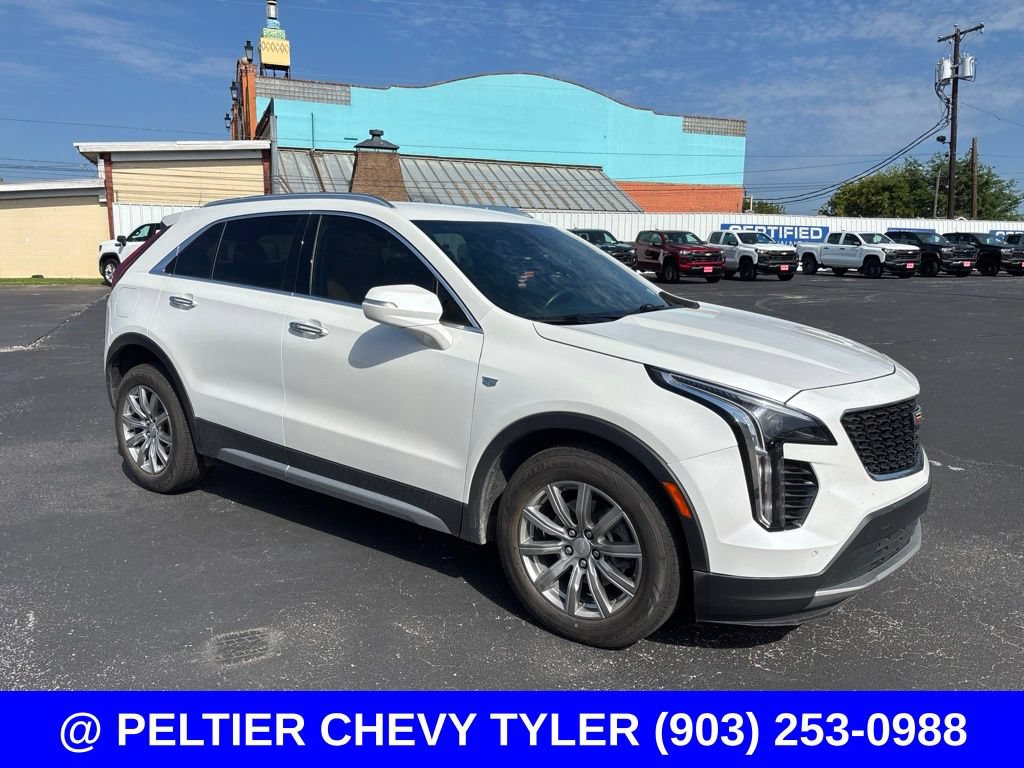 Used 2021 Cadillac XT4 Premium Luxury FWD image 1