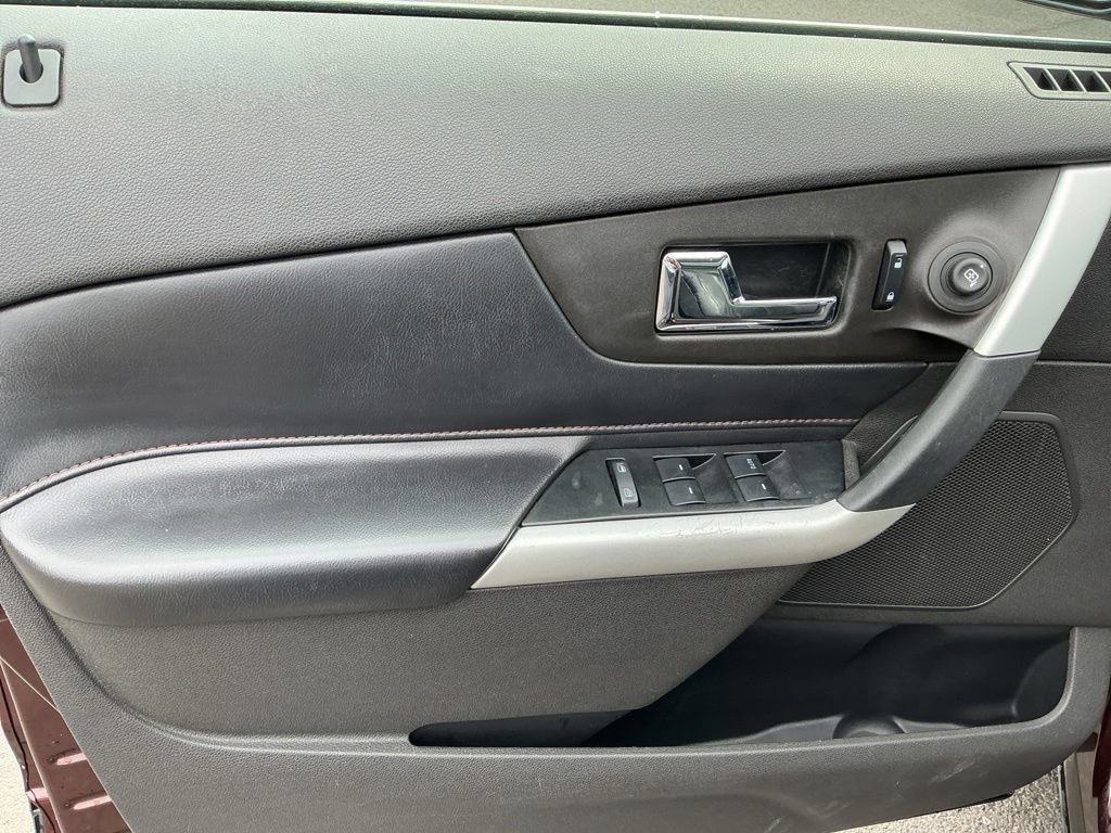 Used 2012 Ford Edge Limited AWD/4WD image 16
