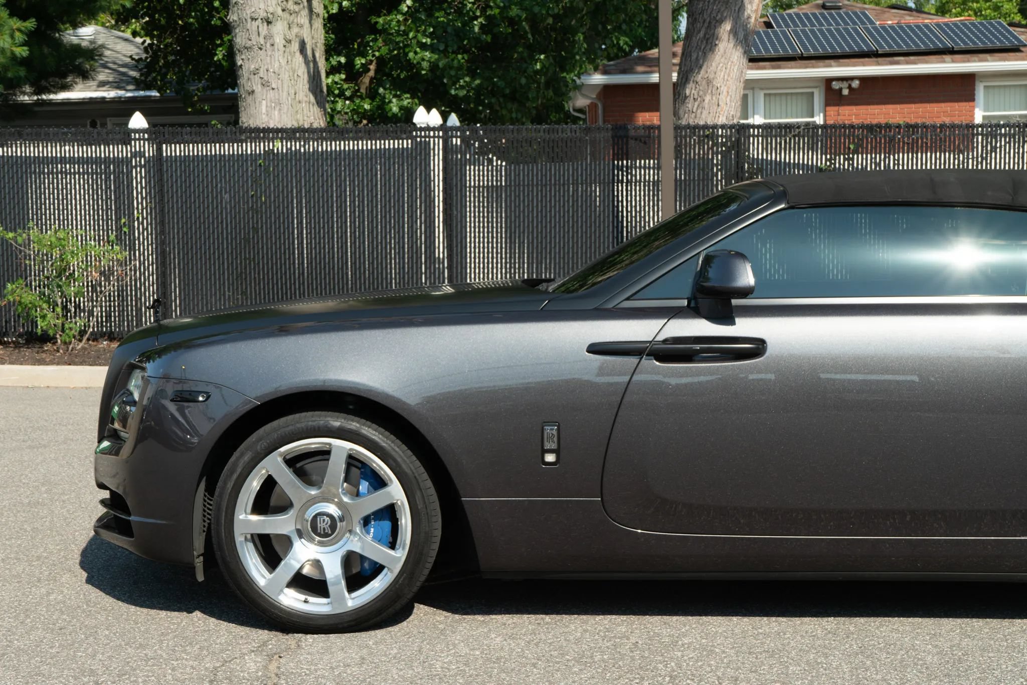 Used 2017 Rolls-Royce Dawn RWD image 34