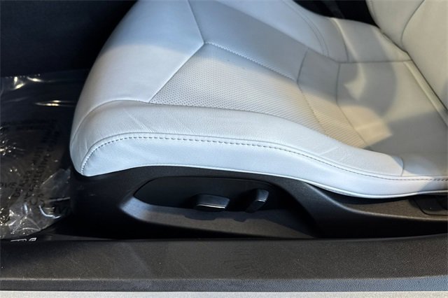 Used 2021 Chevrolet Corvette Stingray Convertible w/ Z51 Performance Package image 13