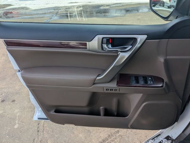 Used 2017 Lexus GX 460 Luxury w/ Sport Design Package image 11