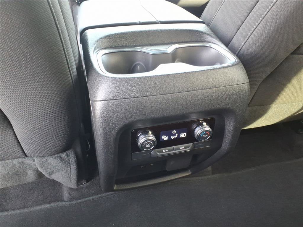 Used 2025 GMC Acadia Elevation image 11