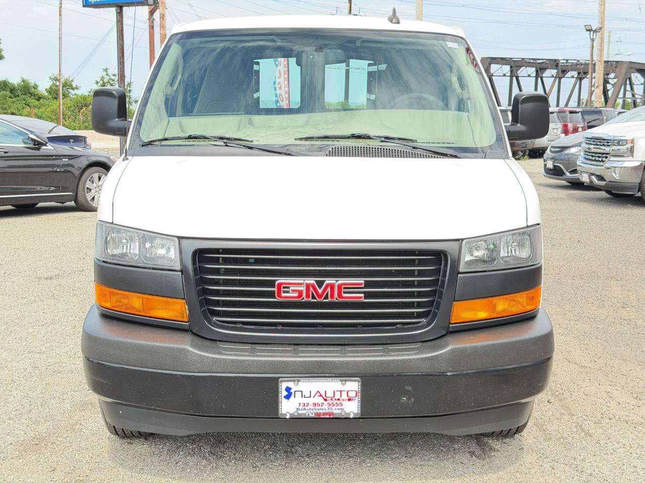 Used 2019 GMC Savana 3500 RWD image 10