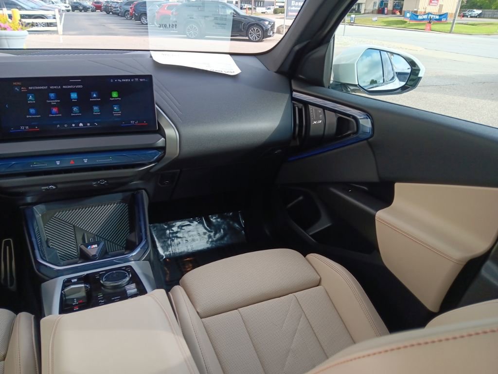 Used 2025 BMW X3 xDrive30i w/ M Sport Package image 11