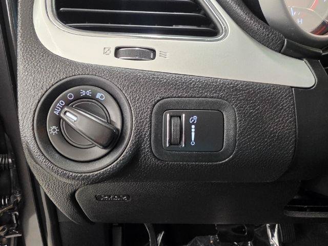 Used 2020 Dodge Journey SE FWD image 14