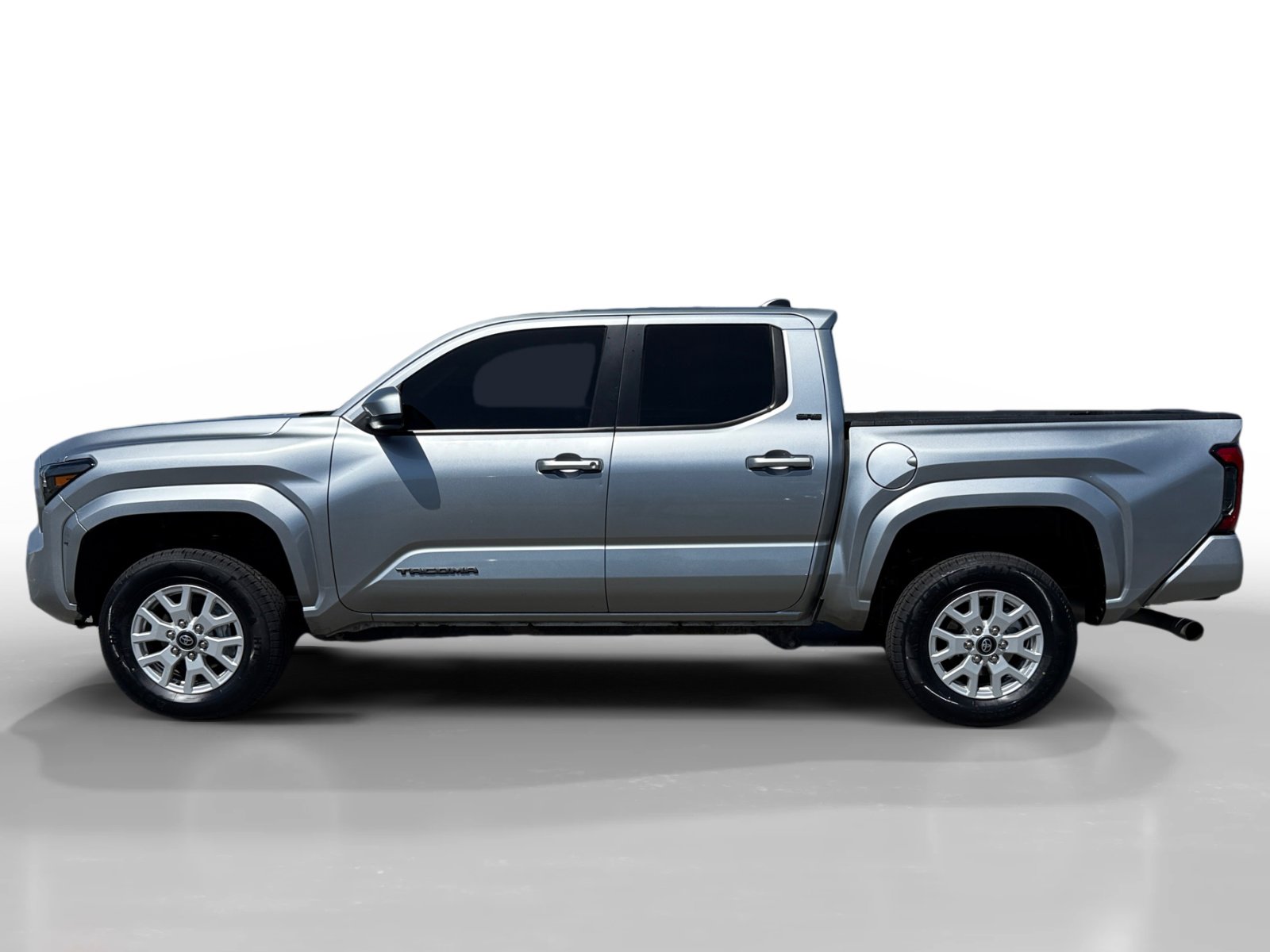 Used 2024 Toyota Tacoma SR5 w/ SR5 Upgrade Package AWD/4WD image 2