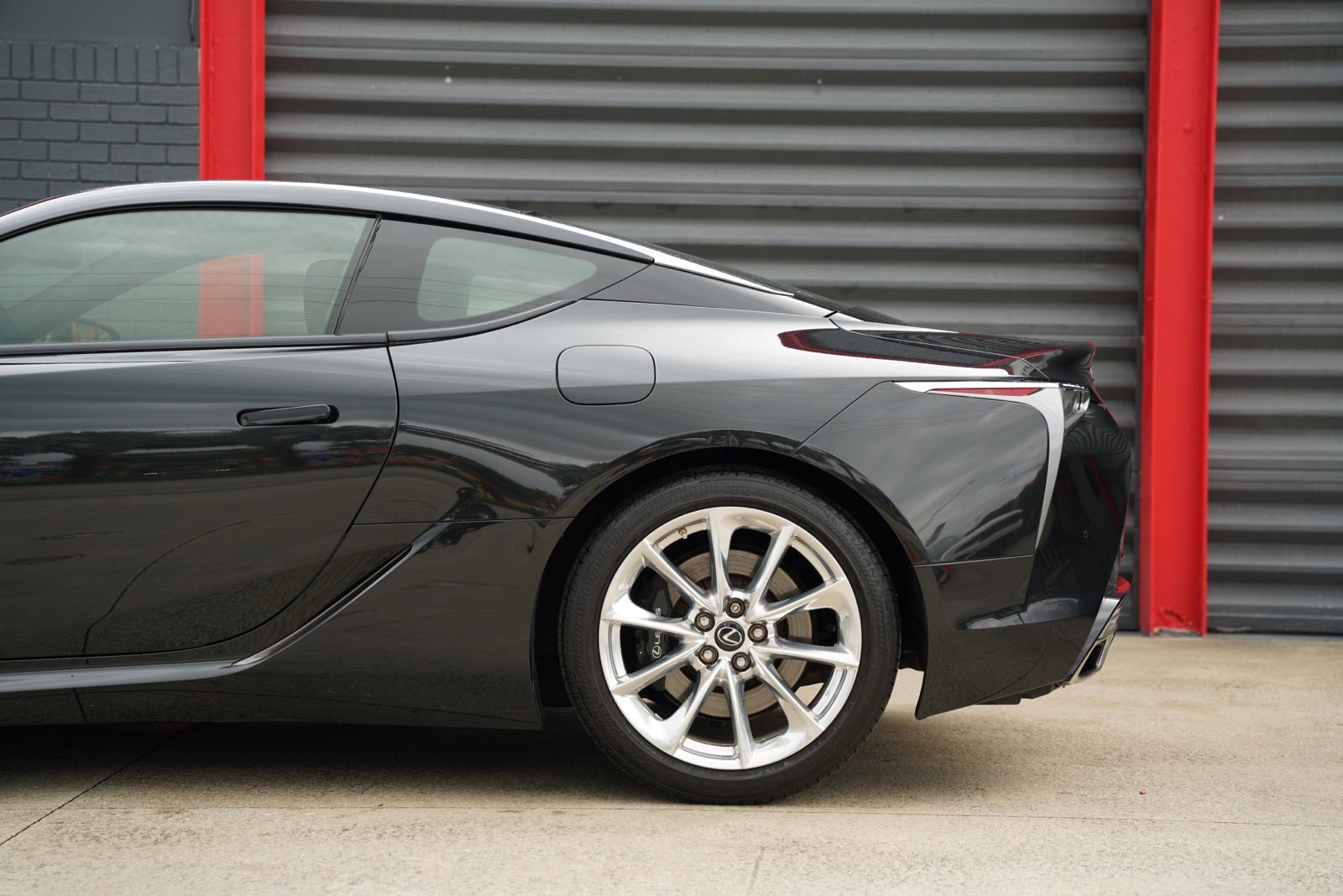 Used 2018 Lexus LC 500 Coupe w/ Touring Package image 10