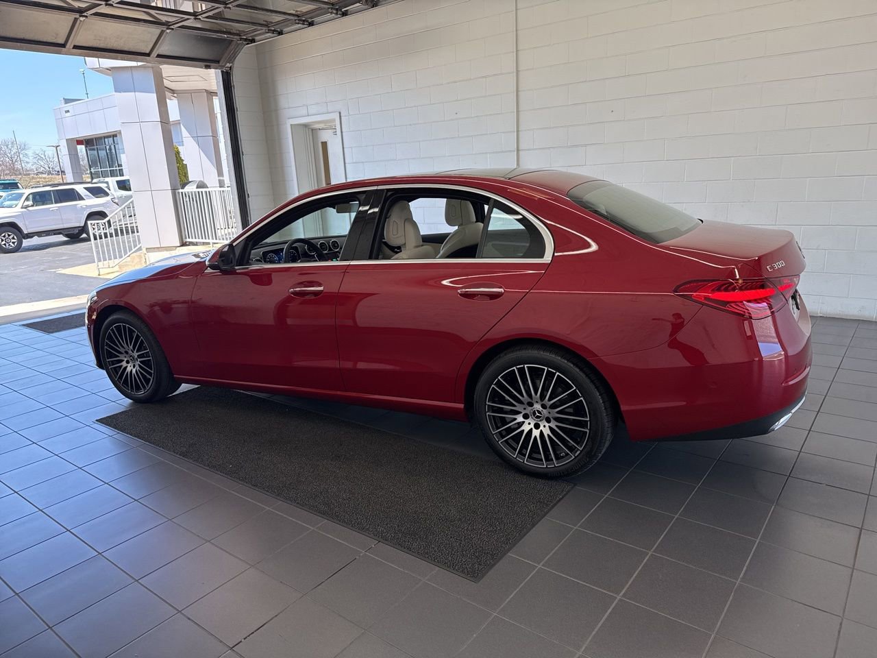 Used 2025 Mercedes-Benz C 300 Sedan image 5