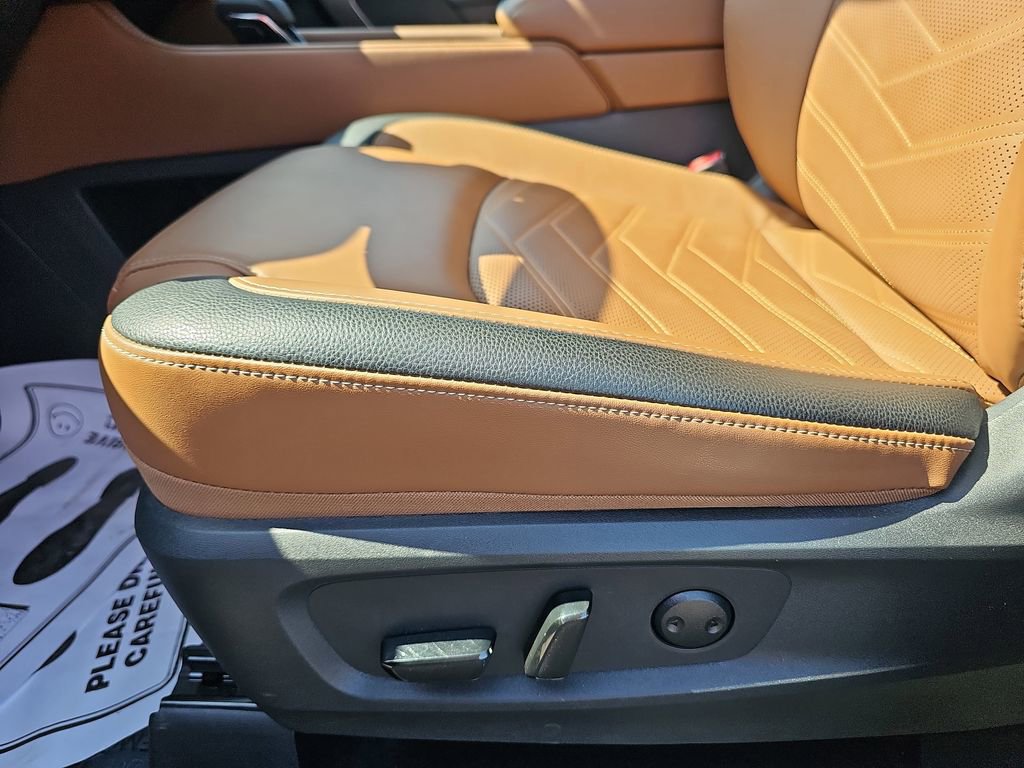 Used 2024 Nissan Pathfinder Platinum w/ Cargo Package image 34