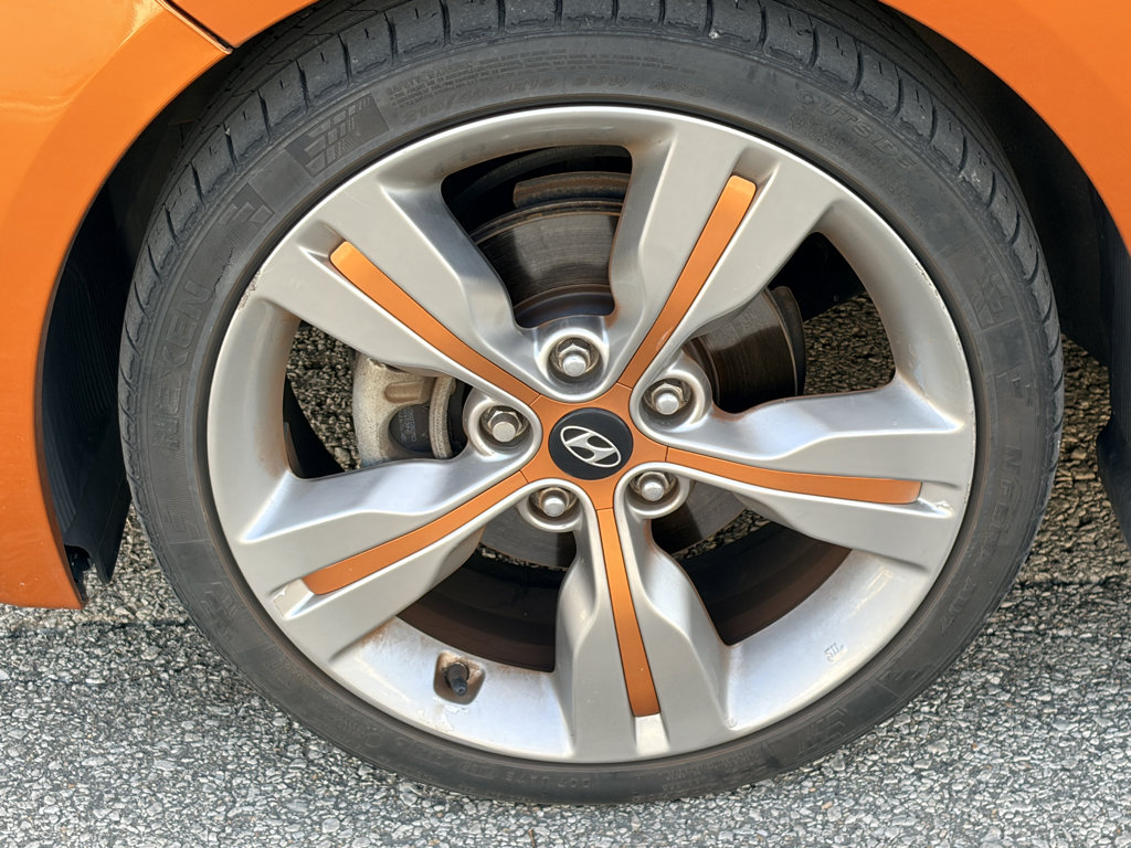 Used 2013 Hyundai Veloster w/ Style Pkg FWD image 10