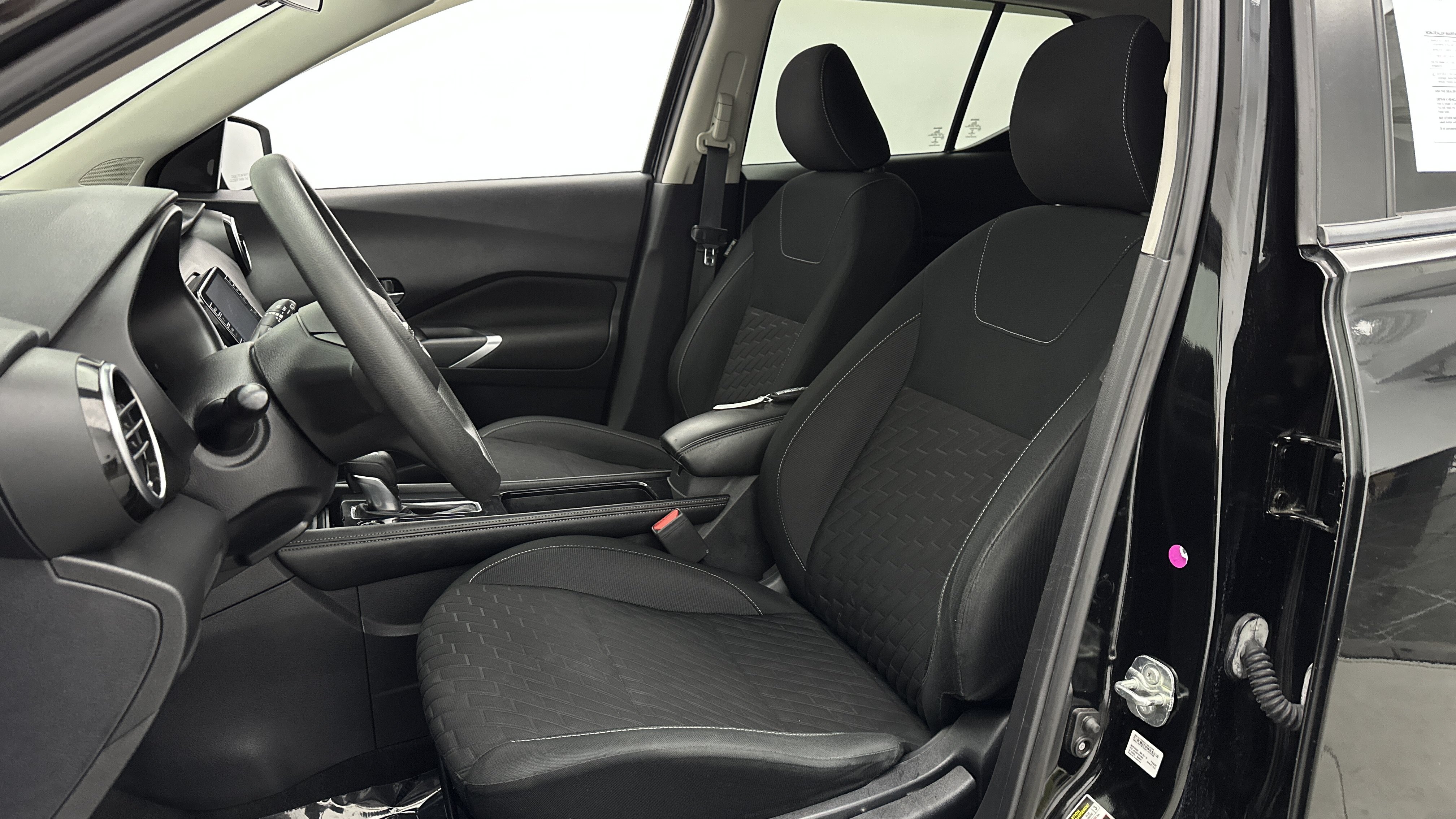 Used 2021 Nissan Kicks SV FWD image 15