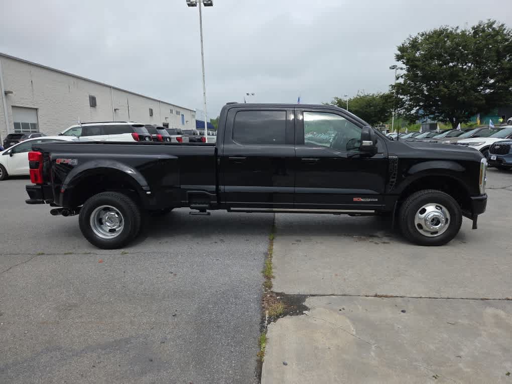 New 2026 Ford F350 Platinum AWD/4WD image 2
