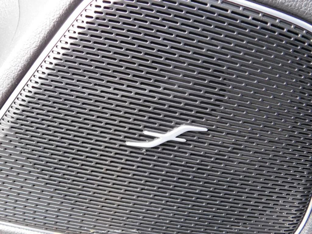 Used 2022 Mercedes-Benz EQB 350 4MATIC image 25