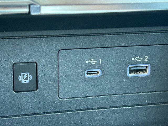 Used 2023 Nissan Armada SL w/ Captain's Chairs Package image 16