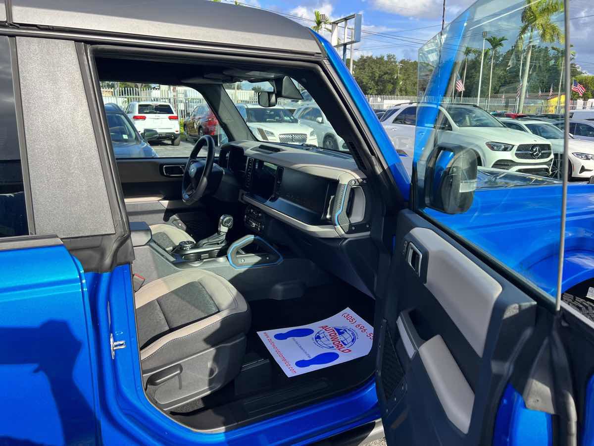 Used 2023 Ford Bronco Wildtrak image 11