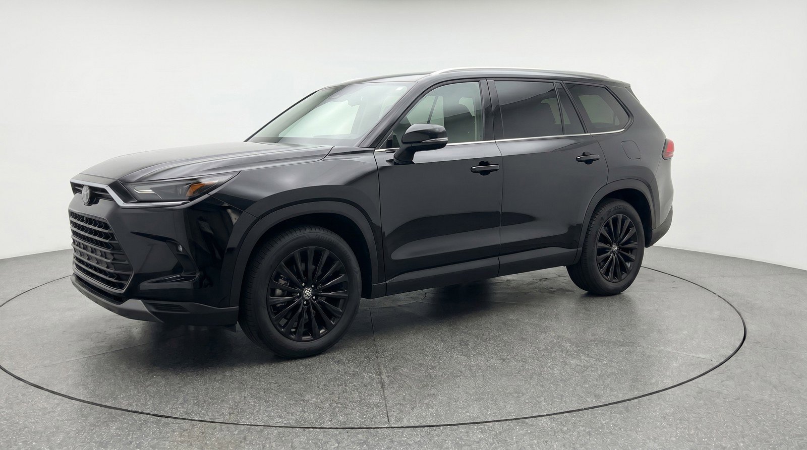 Used 2025 Toyota Highlander XSE AWD/4WD image 3