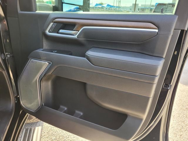 Used 2025 Chevrolet Silverado 2500 High Country w/ Midnight Edition image 9