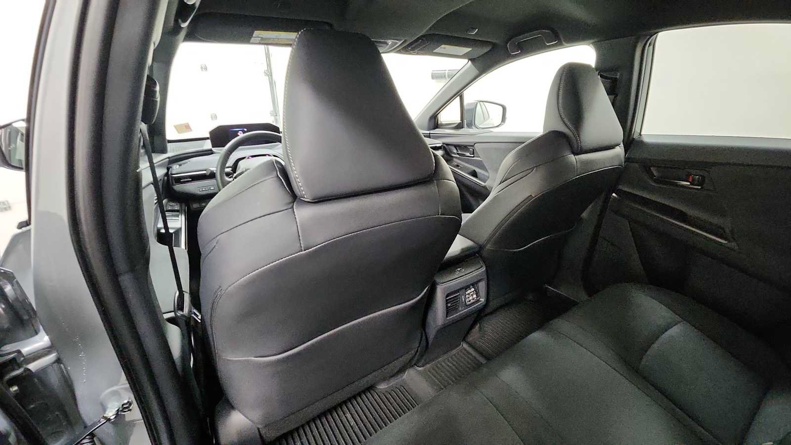 Used 2026 Toyota C-HR AWD/4WD image 25
