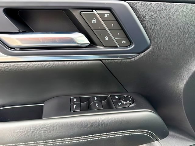Used 2025 GMC Terrain Elevation w/ Elevation Premium Package AWD/4WD image 19