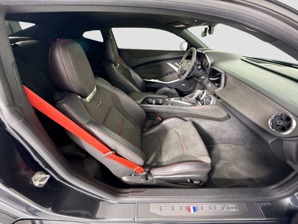Used 2018 Chevrolet Camaro ZL1 RWD image 20