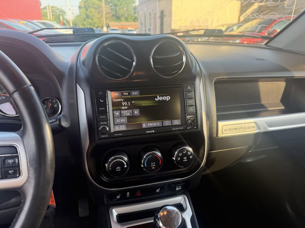 Used 2016 Jeep Compass Latitude w/ Sun/Sound Group image 12