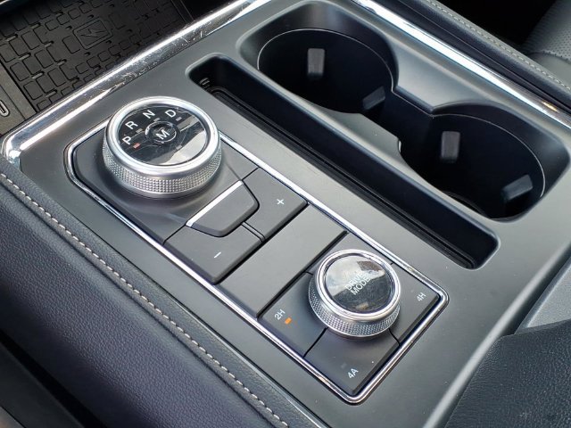 Used 2024 Ford Expedition XLT AWD/4WD image 32