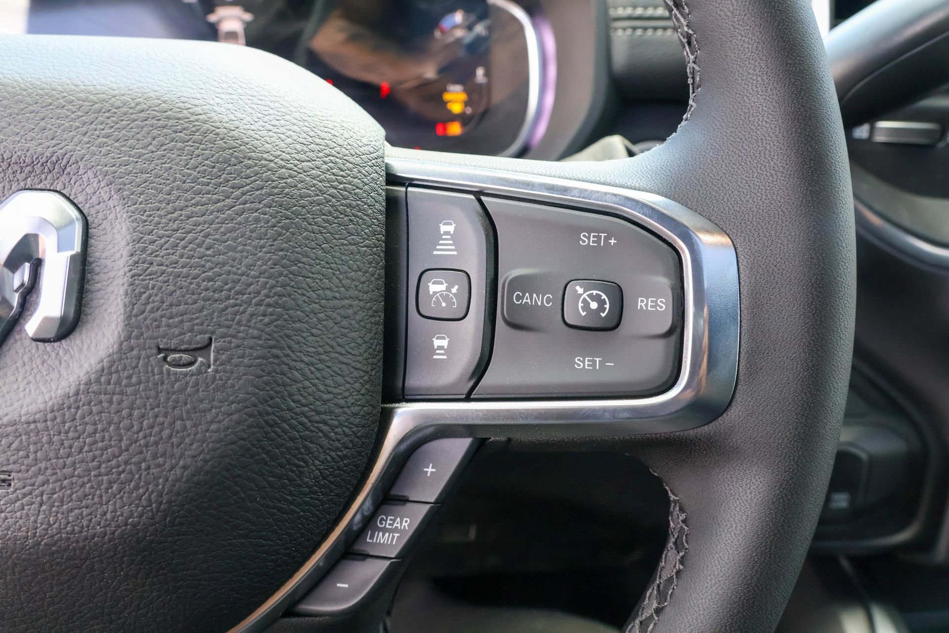 New 2026 RAM 3500 Laramie AWD/4WD image 25