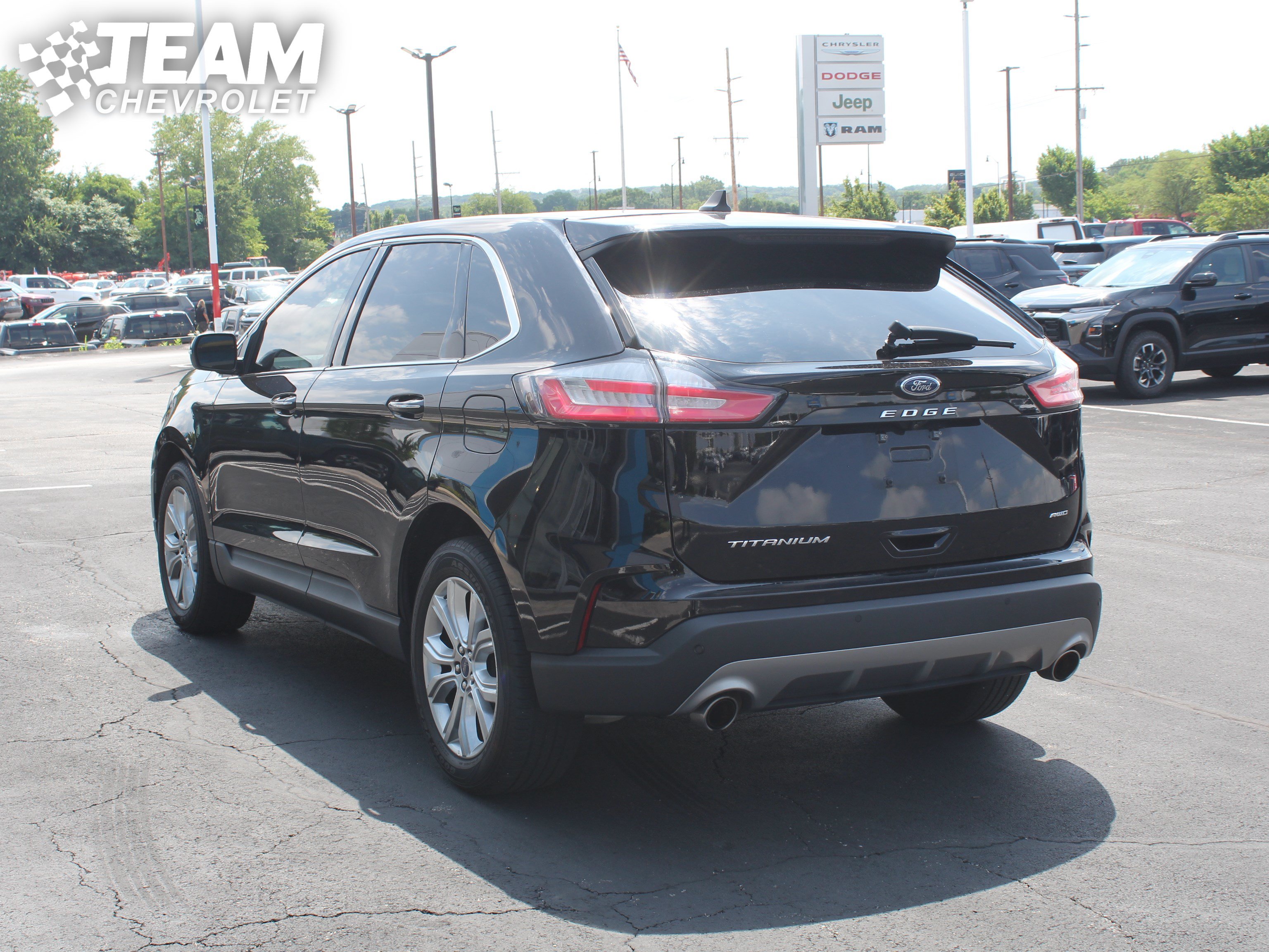 Used 2022 Ford Edge Titanium AWD/4WD image 6