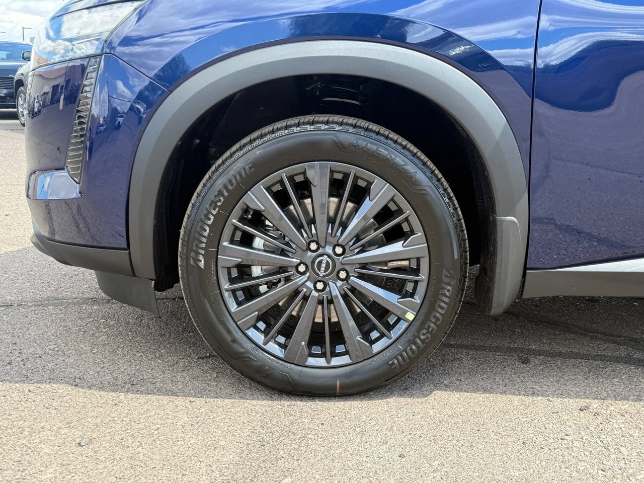 New 2026 Nissan Pathfinder SL w/ SL Premium Package (P04) FWD image 9