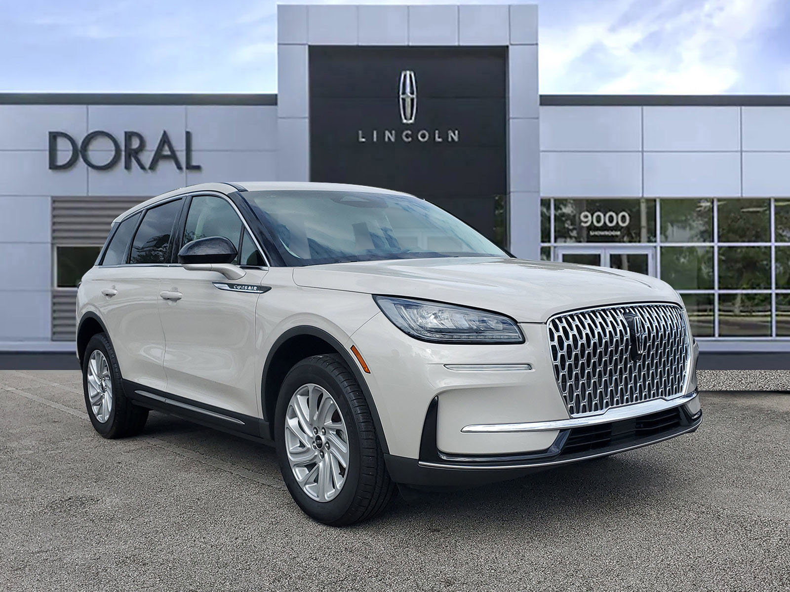 Certified 2024 Lincoln Corsair FWD image 1