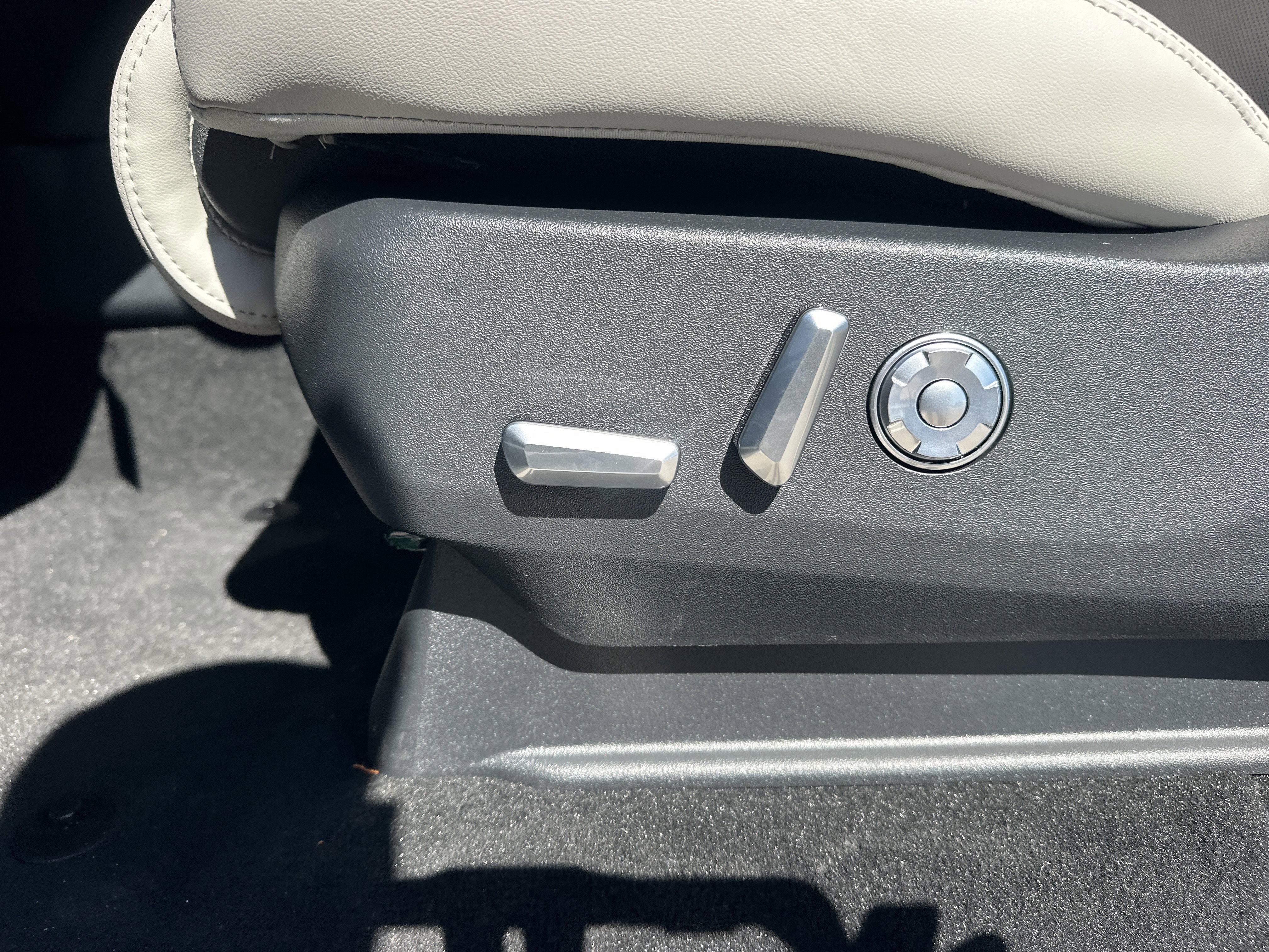 New 2026 Lincoln Navigator Reserve AWD/4WD image 19