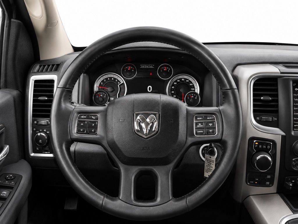 Used 2018 RAM 1500 SLT AWD/4WD image 29