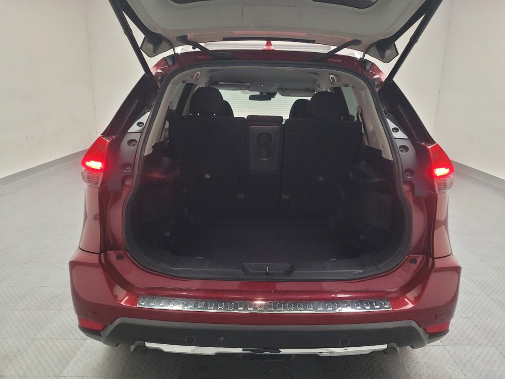 Used 2019 Nissan Rogue SV w/ Premium Package FWD image 29