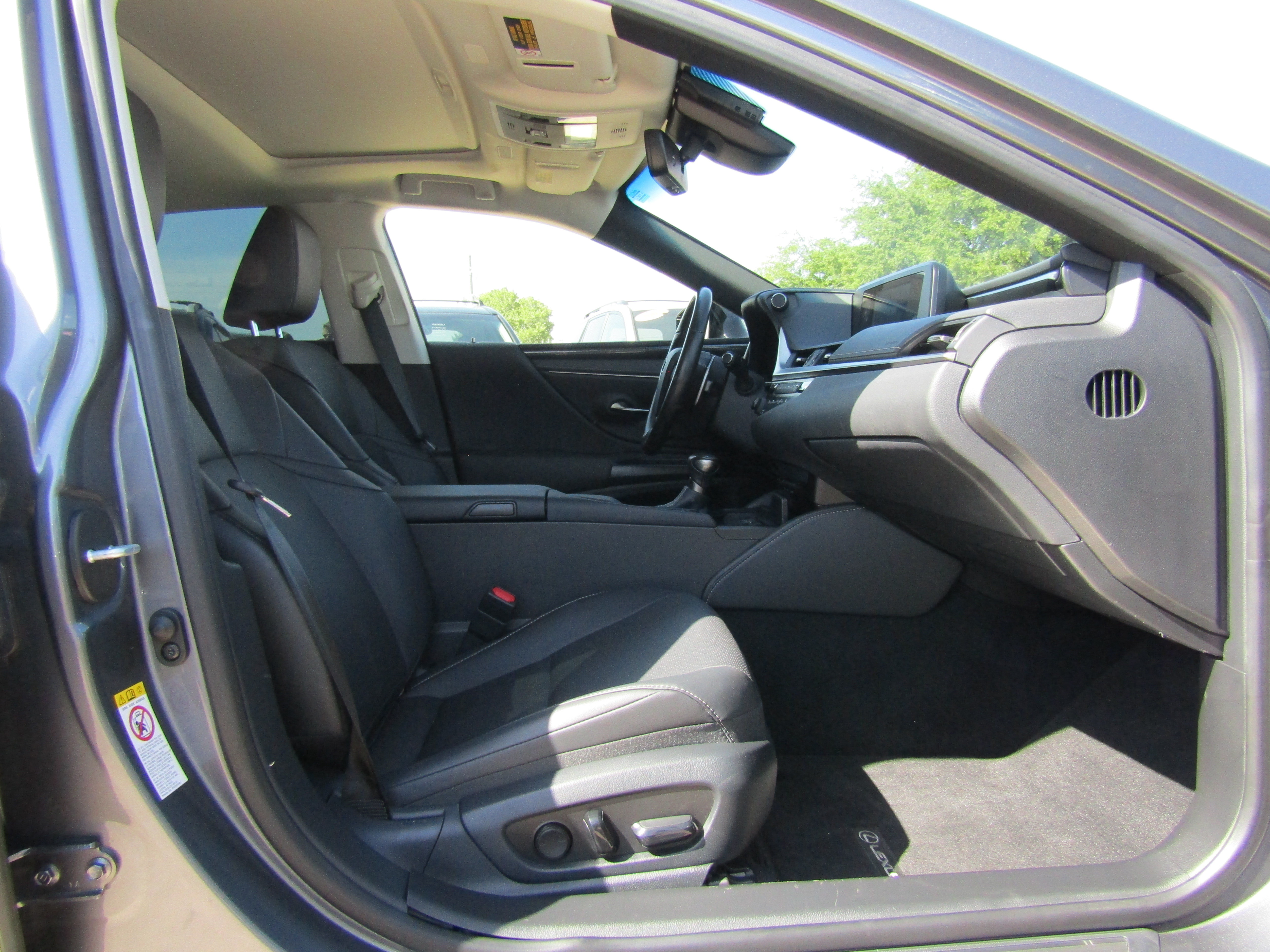 Used 2019 Lexus ES 300h FWD image 36