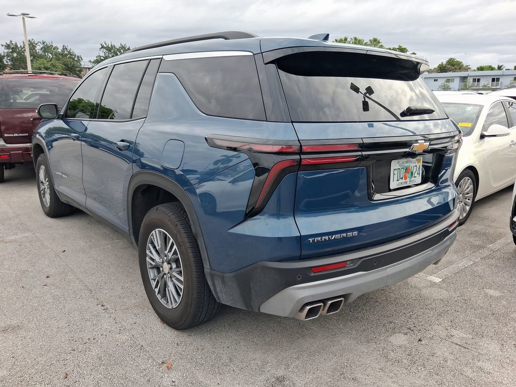 Used 2025 Chevrolet Traverse LT FWD image 10