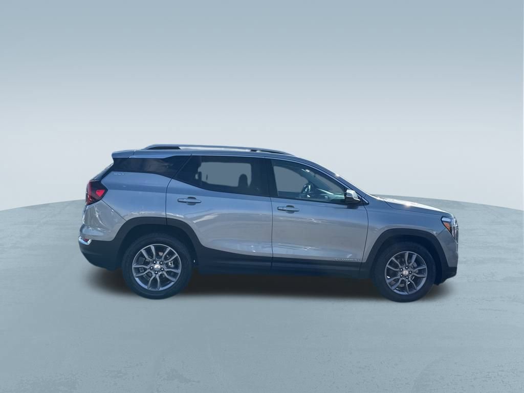 Used 2024 GMC Terrain SLT image 15