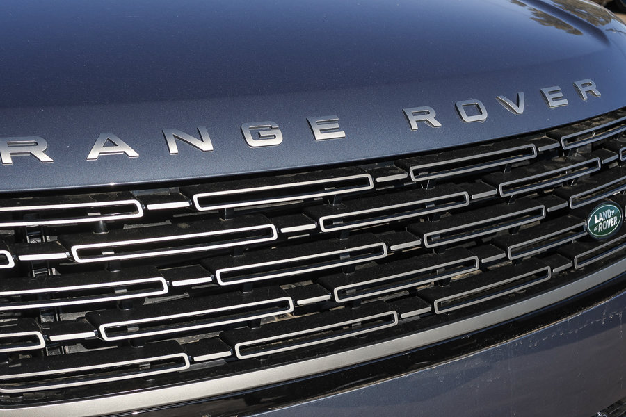 New 2026 Land Rover Range Rover Long Wheelbase SE AWD/4WD image 15