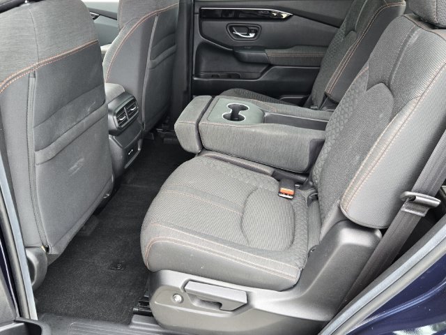 Used 2025 Honda Pilot Sport image 11