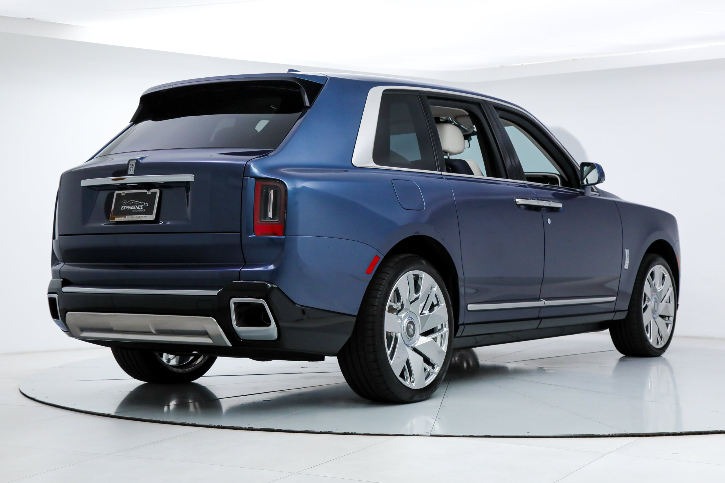 Used 2026 Rolls-Royce Cullinan AWD/4WD image 5