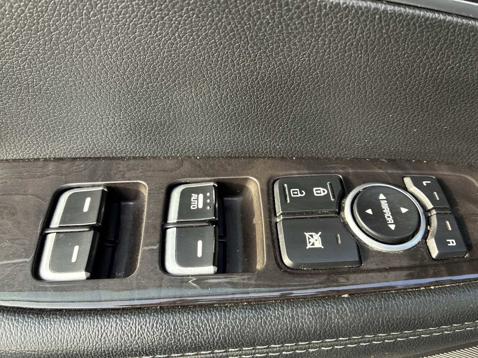 Used 2018 Kia Sorento LX image 16