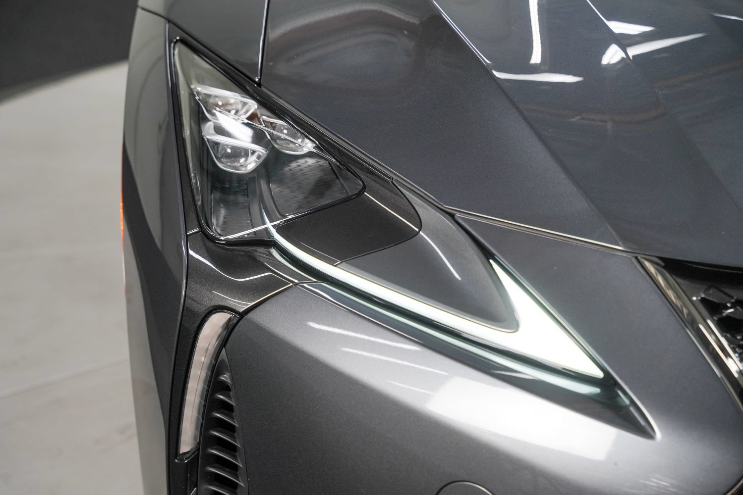 Used 2025 Lexus LC 500 Convertible w/ Bespoke Build Package RWD image 13