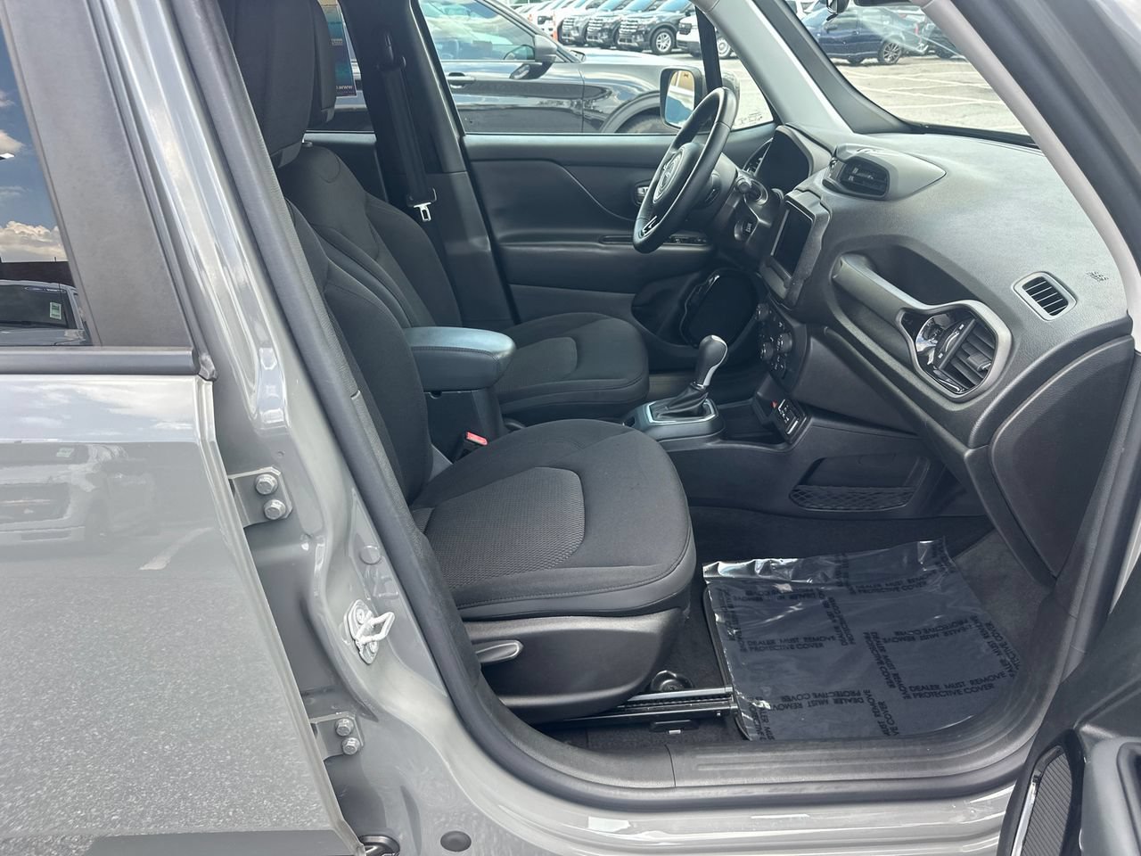 Used 2020 Jeep Renegade Altitude FWD image 15