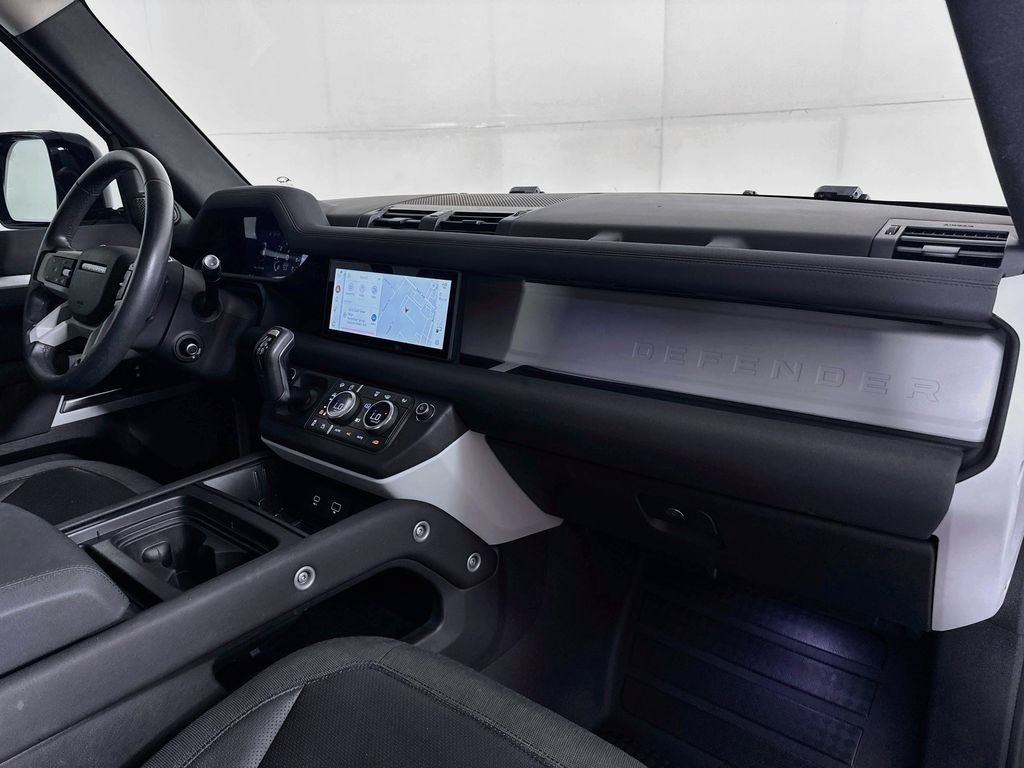 Used 2020 Land Rover Defender 110 SE AWD/4WD image 36