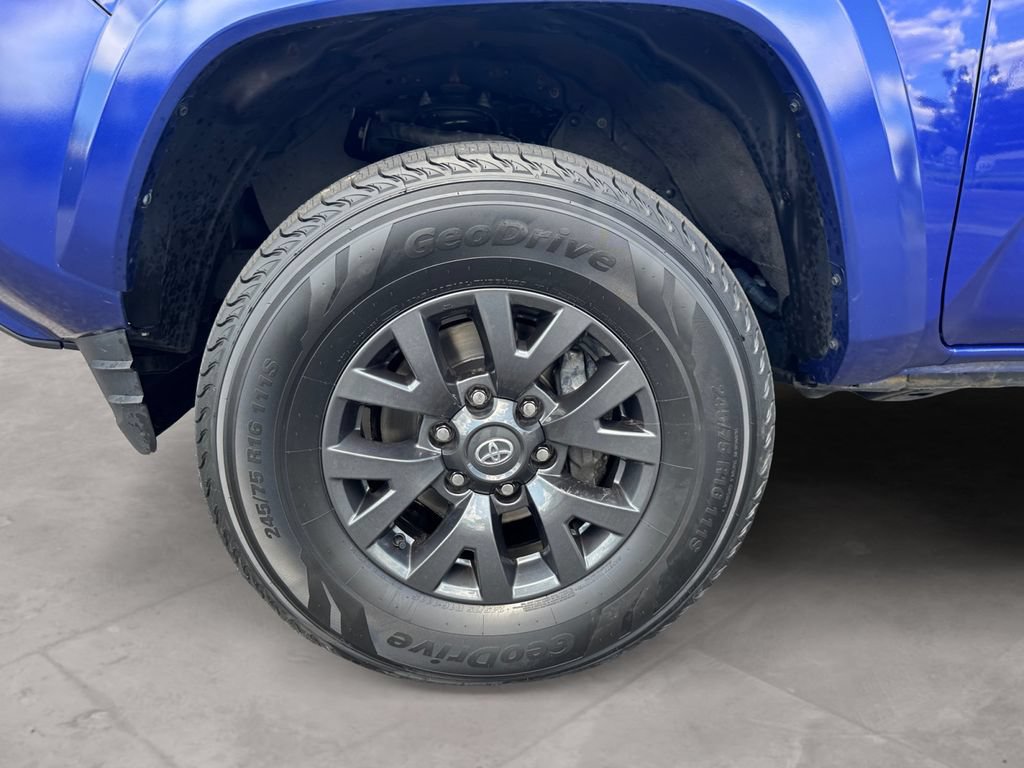 Used 2023 Toyota Tacoma SR5 AWD/4WD image 14