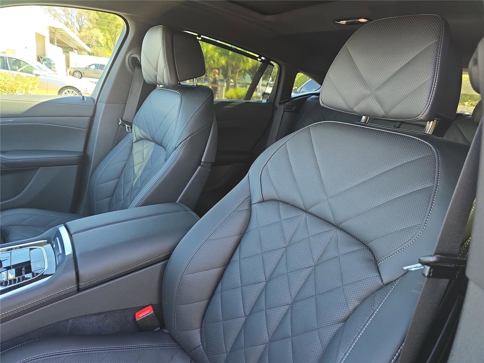 Used 2025 BMW X6 M60i image 18