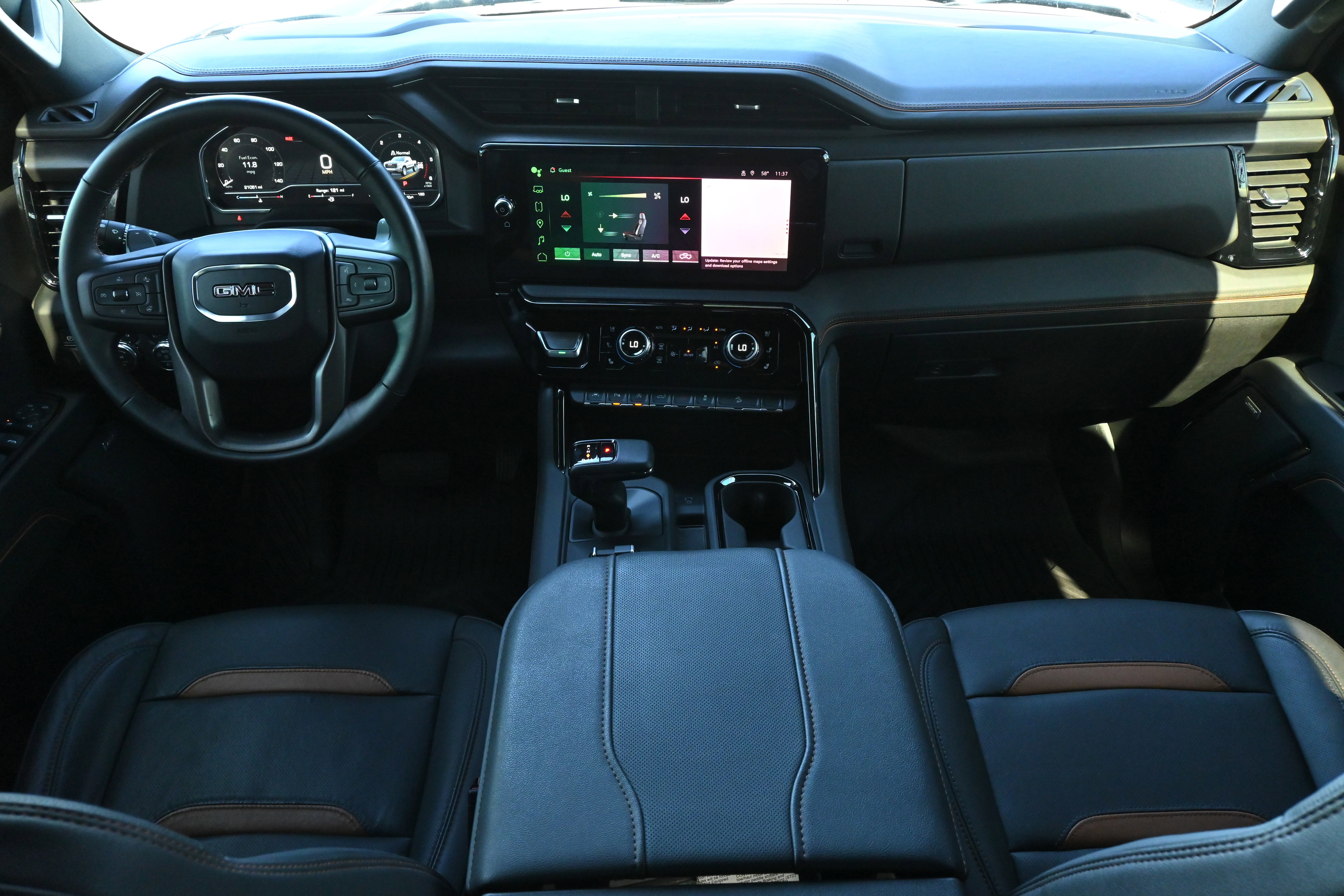 Used 2024 GMC Sierra 1500 AT4 w/ Technology Package image 3