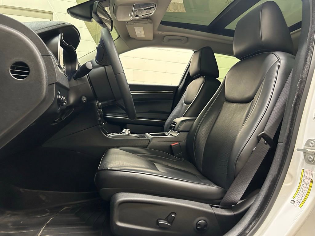 Used 2023 Chrysler 300 Touring L w/ Popular Equipment Group image 7