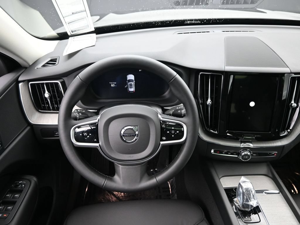 Used 2025 Volvo XC60 B5 Plus w/ Protection Package Premier AWD/4WD image 25
