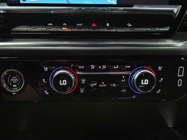 Used 2023 GMC Sierra 1500 SLT w/ SLT Premium Package AWD/4WD image 30