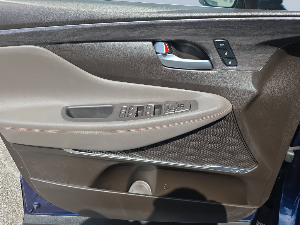 Used 2020 Hyundai Santa Fe Limited w/ Cargo Package FWD image 17